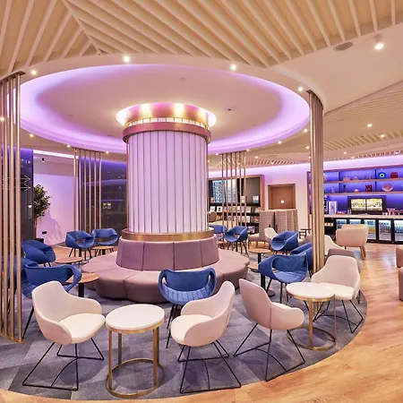 Yotel Airport, Entrance Hotel 2*