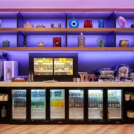 Yotel Airport, Entrance 2*