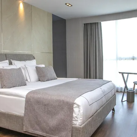 Melas Hotel