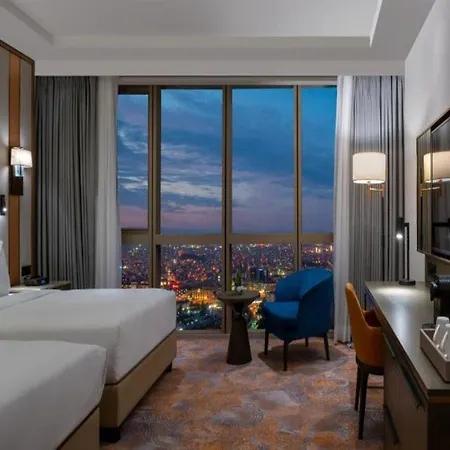 Hilton Mall Of Hotel 5*