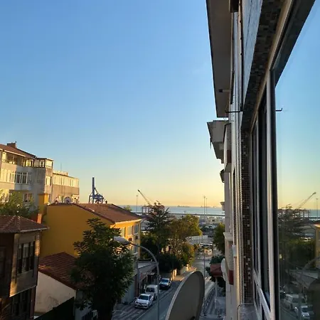 Comfortable House In Uskudar Turkey Apartment *