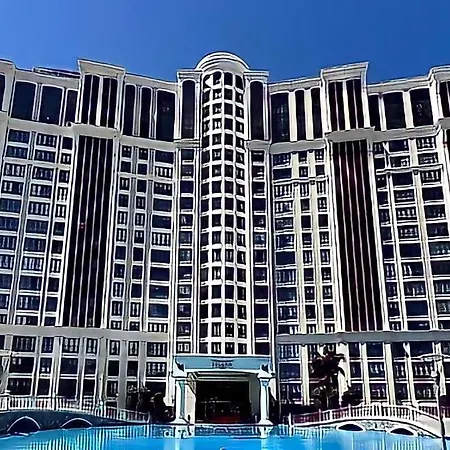 Apartment Deluxia Palace The Flat With A Pool View