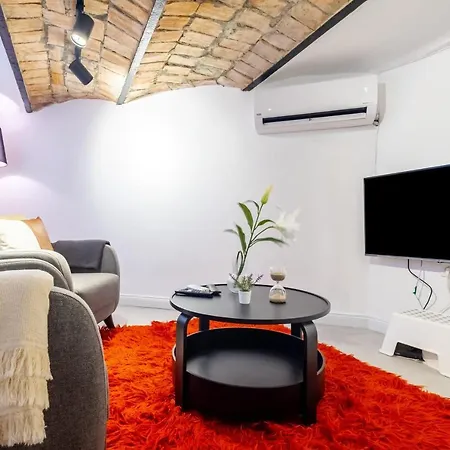 Vibrant Flat 5 Minutes Walk To Istiklal In Beyoglu * Стамбул