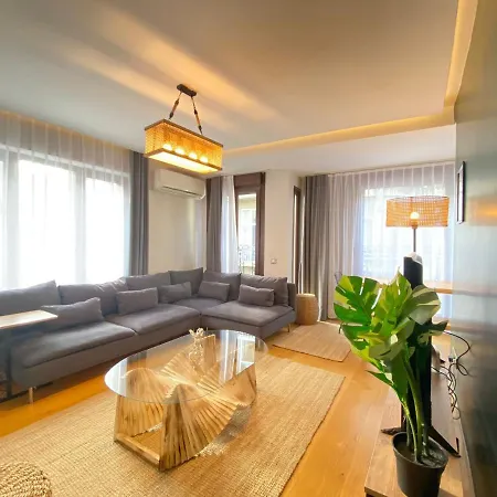 Charming Flat With Central Location In Nisantasi *