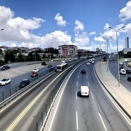Secured Lux 1 + 1 - Gym, Sauna & Parking Apartment Istanbul