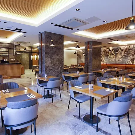 فندق Ramada Plaza Sultanahmet 5*