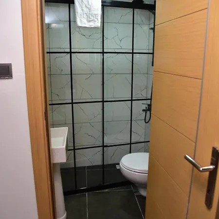 Mates Port Hotel 5*