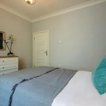 Eclectic Flat Near Metro With Terrace In Kadikoy Lägenhet Istanbul