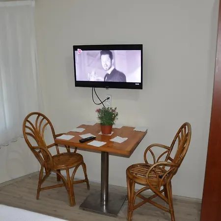 Aparthotel Reyna