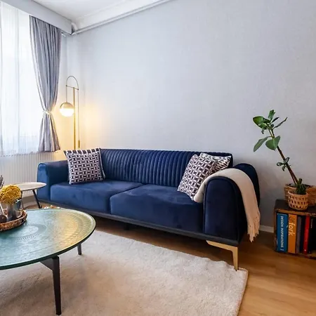 Eclectic Flat Near Metro With Terrace In Kadikoy * Istanbul