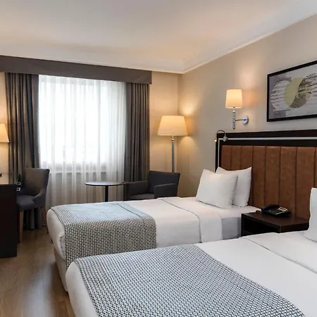 Holiday Old City By Ihg Hotel
