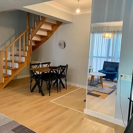 Apartment Modern , Spacious, Duplex *