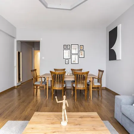 Apartment Exceptional Flat With Balcony In Sisli Istanbul
