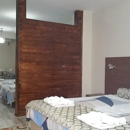 Carina Aparthotel 3*