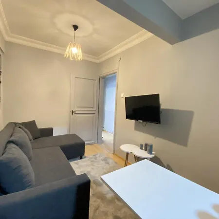 Charming Flat With Balcony In Sinanpasa Besiktas