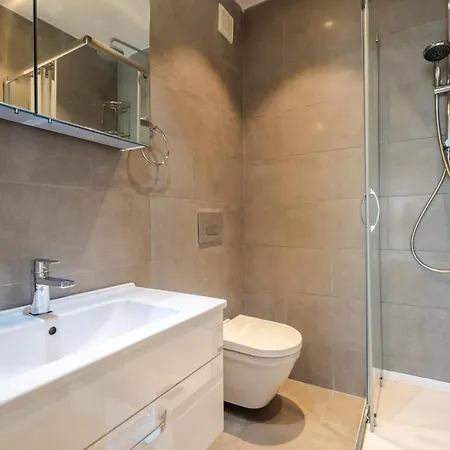 Chic Flat Near Public Transportation In Goztepe Istanbul