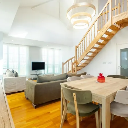 Chic Flat Near Public Transportation In Goztepe Apartment *
