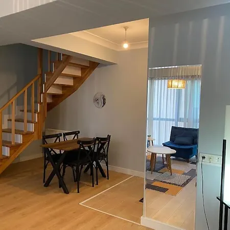 Apartment Modern , Spacious, Duplex *