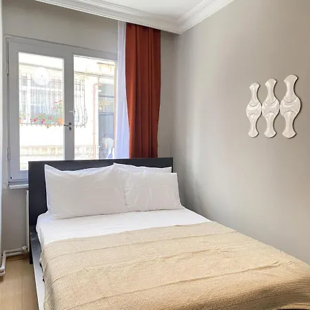 Charming Flat With Balcony In Sinanpasa Besiktas Appartamento