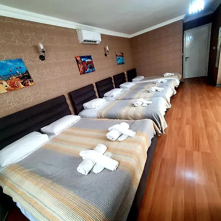 Omega Luxx Hotel 3*
