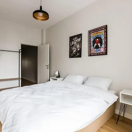 Spacious Apt W/ Amazing Location アパート