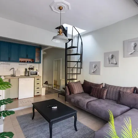 Апартаменты Sleek Flat With Excellent View In Cihangir Стамбул