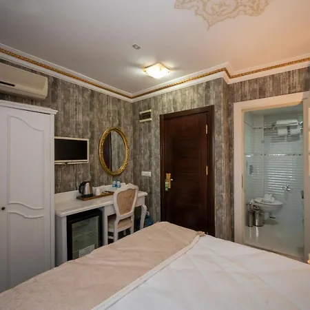Fuat Bey Palace & 4*
