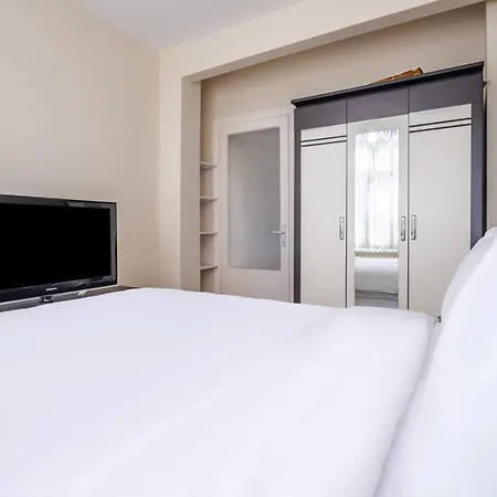 Chic Flat With Balcony Close To Caddebostan Shore Daire İstanbul