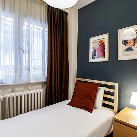 Amazing Flat Close To Kabatas Ferry Station