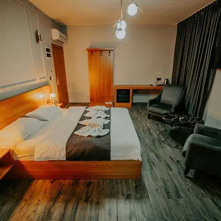 Grand Quars Otel *