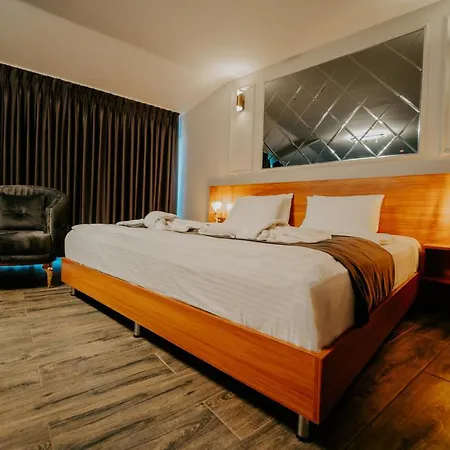 Grand Quars Otel *