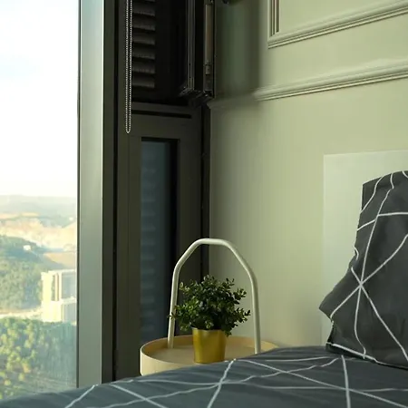 Skyland - 52nd Floor Luxury Studio