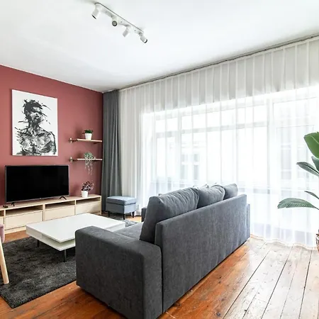 Sleek Flat Within Walking Distance To Pera Museum Appartamento *