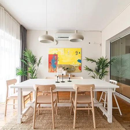 Appartamento Sleek Flat Within Walking Distance To Pera Museum Provincia di Istanbul