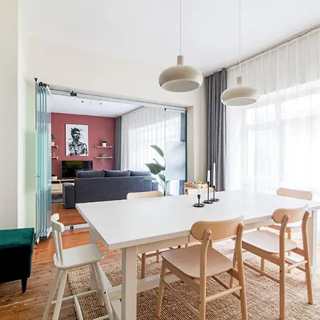 Appartamento Sleek Flat Within Walking Distance To Pera Museum Provincia di Istanbul