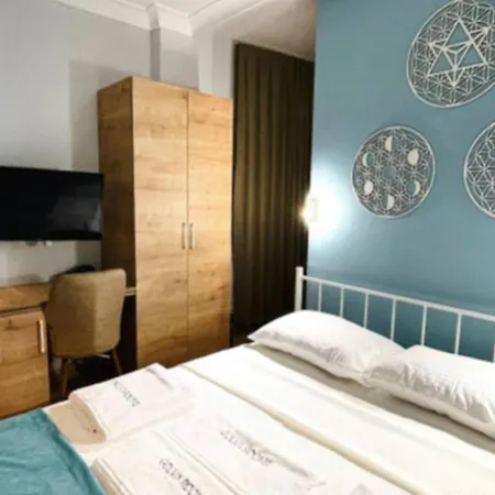 Aparthotel Golva *