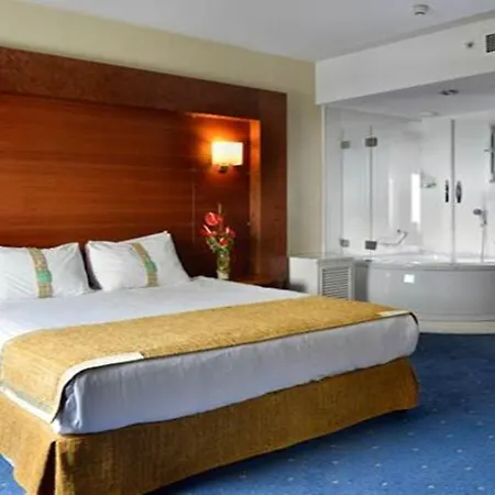 Hotel By Ihg 5*