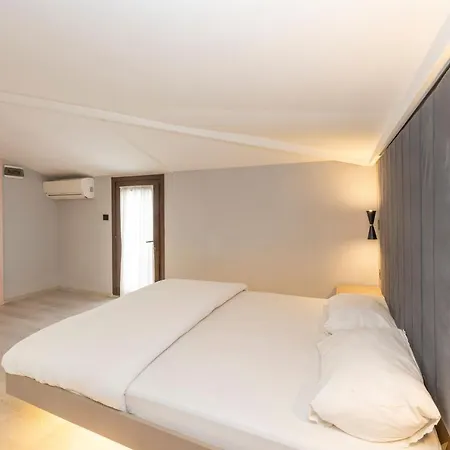 Cirrus Otel