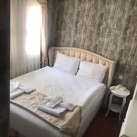 Fuat Bey Palace & 4*