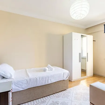 Flat With Shared Pool Near Sabiha Gokcen Airport Apartment Istanbul