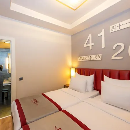 Ramada By Wyndham Pera Taksim Hotell 5*