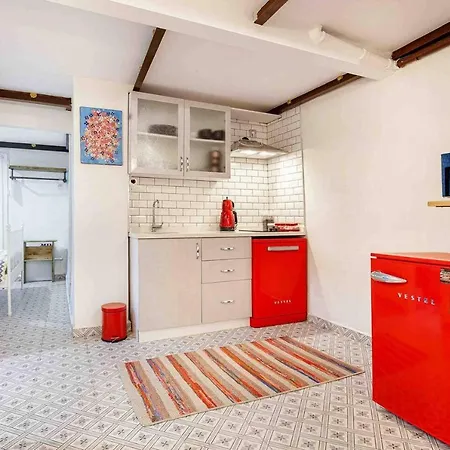 Apartment Lovely W Garden /4mins To Taksim Square *