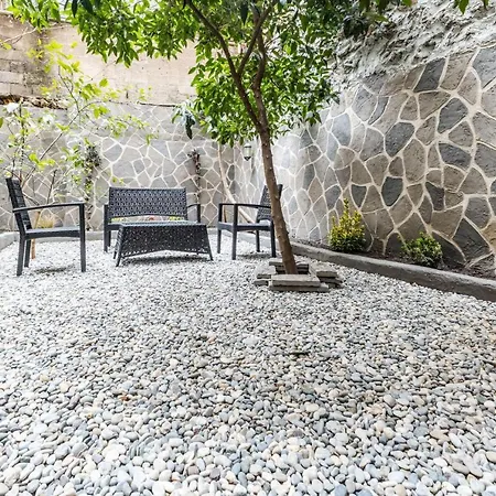 Stylish Fully Furnished Modern Flat In Kadikoey * اسطنبول