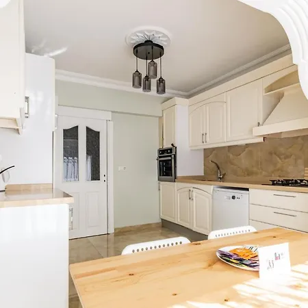 Apartment Fully Furnished Magnificent Flat In Uskudar *