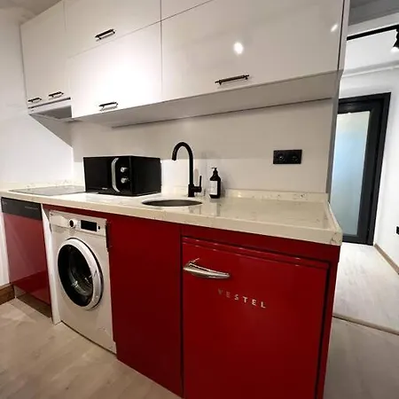شقة Cozy 2br Renovated 1 Min To Metro *