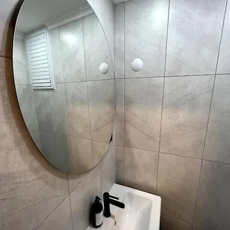 شقة Cozy 2br Renovated 1 Min To Metro