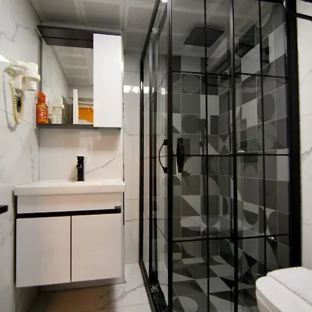 Paris Garden Bed & Breakfast