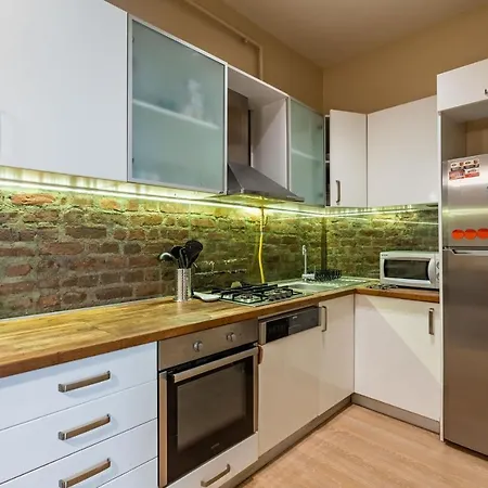 Flat 10-min Walk To Taksim Square In Sisli