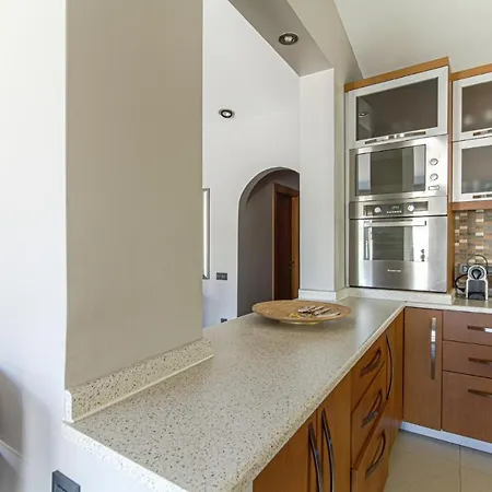 شقة Bosphorus View Flat With Terrace In Arnavutkoy اسطنبول