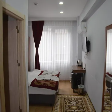 Hotel The Reina